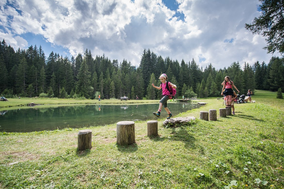 Children's playgrounds in Selva
